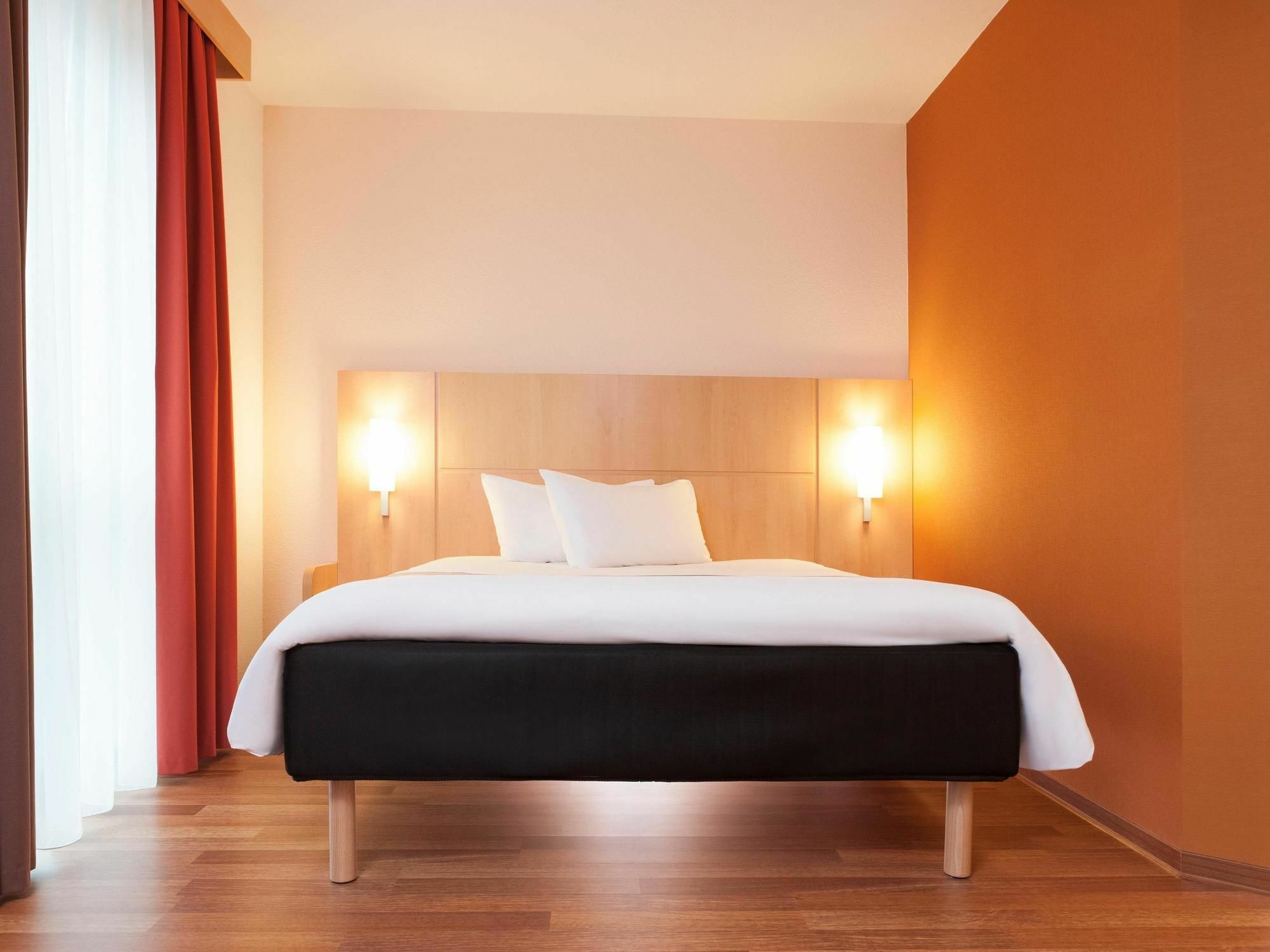 Ibis Konstanz Hotel Bagian luar foto